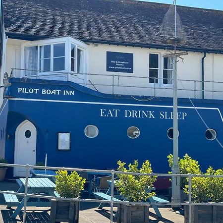 The Pilot Boat Inn, Isle Of Wight 本布里奇 外观 照片