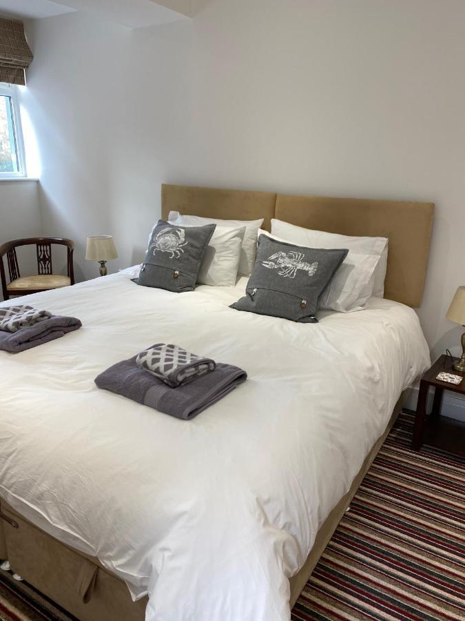 The Pilot Boat Inn, Isle Of Wight 本布里奇 外观 照片
