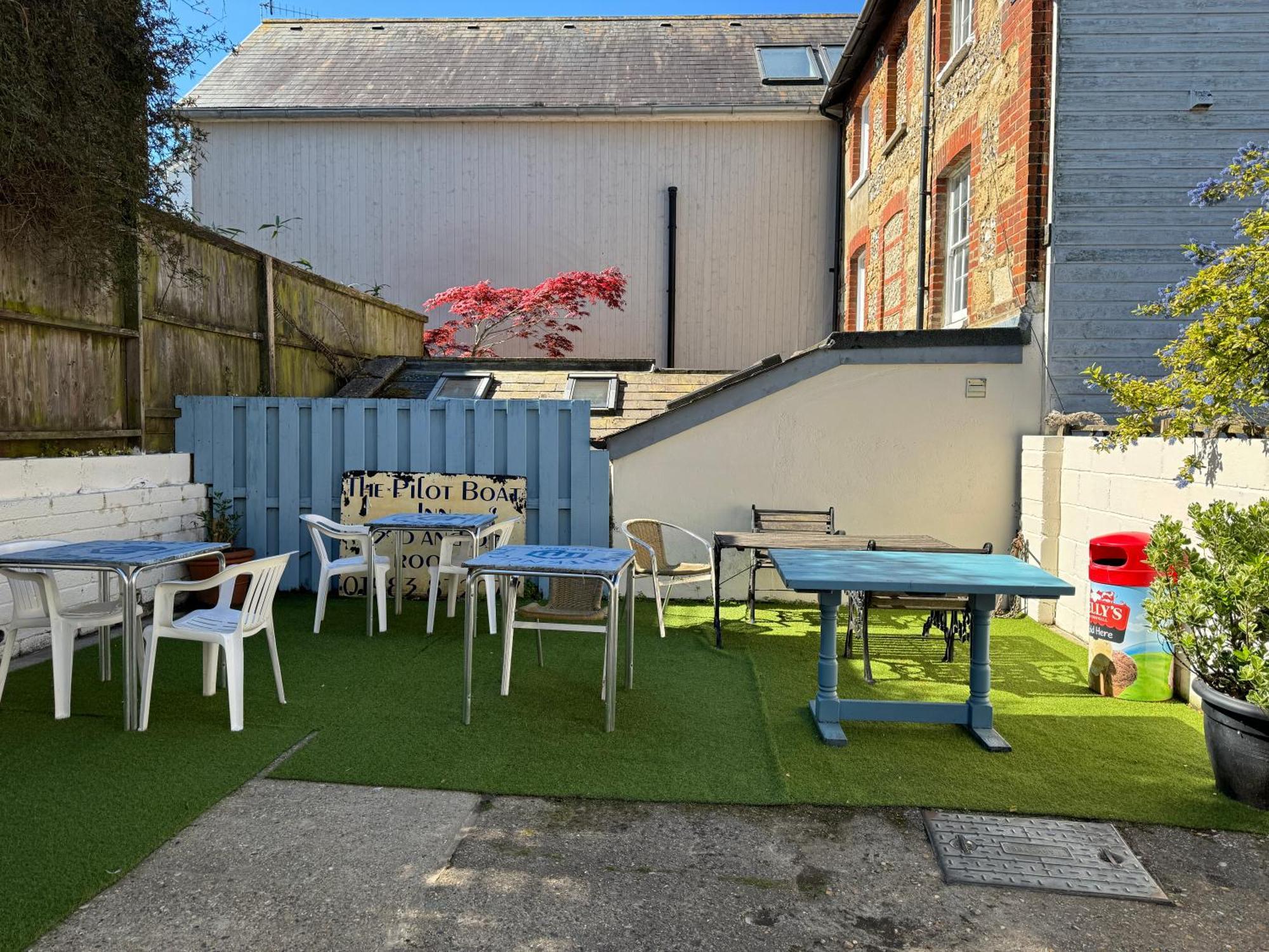 The Pilot Boat Inn, Isle Of Wight 本布里奇 外观 照片