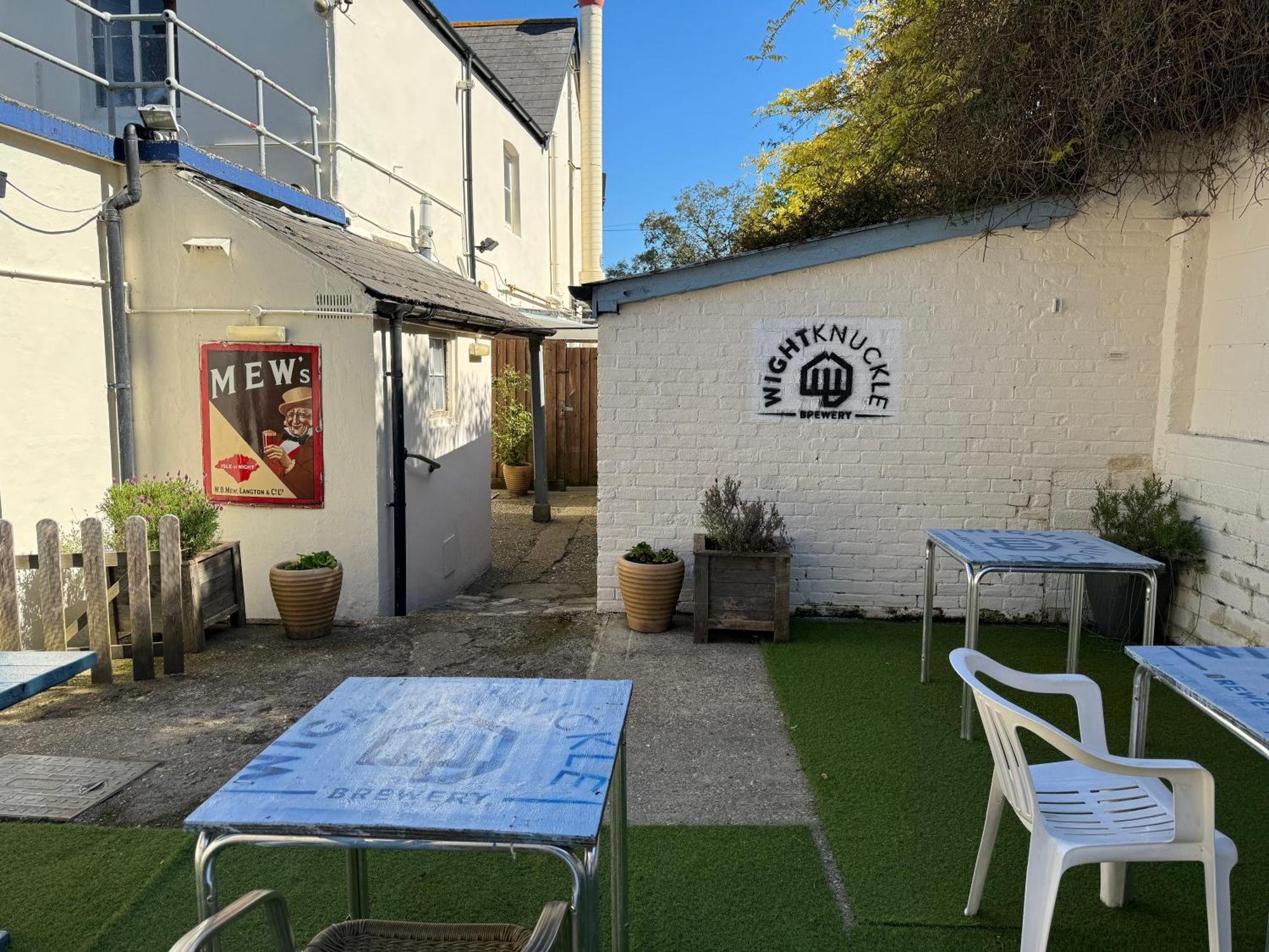 The Pilot Boat Inn, Isle Of Wight 本布里奇 外观 照片
