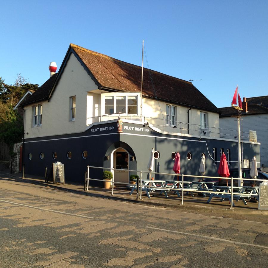 The Pilot Boat Inn, Isle Of Wight 本布里奇 外观 照片