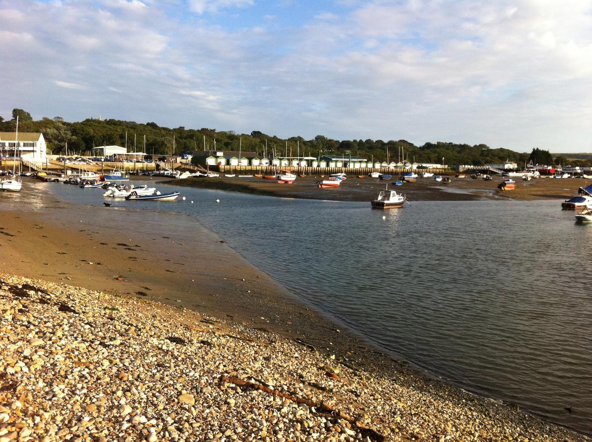 The Pilot Boat Inn, Isle Of Wight 本布里奇 外观 照片