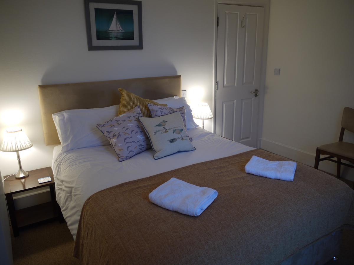 The Pilot Boat Inn, Isle Of Wight 本布里奇 外观 照片