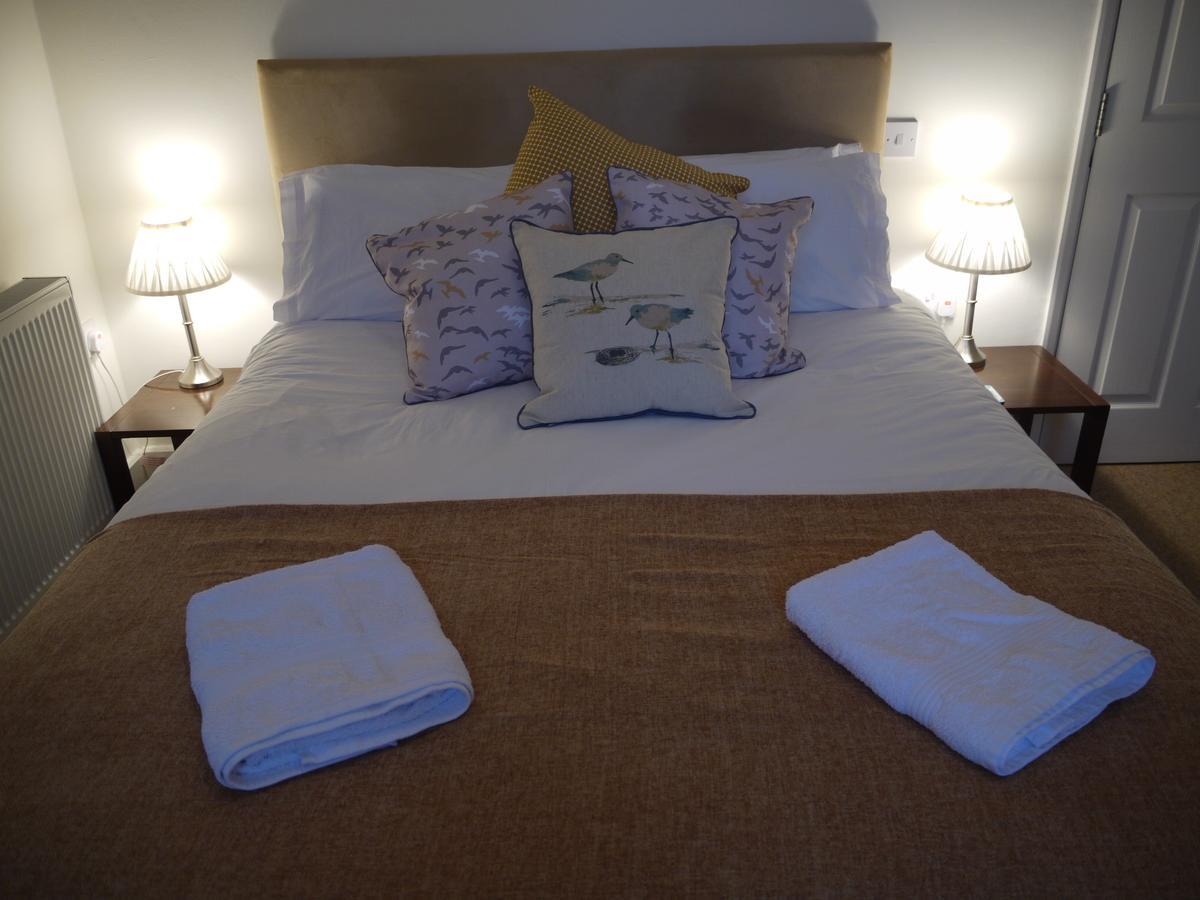 The Pilot Boat Inn, Isle Of Wight 本布里奇 外观 照片